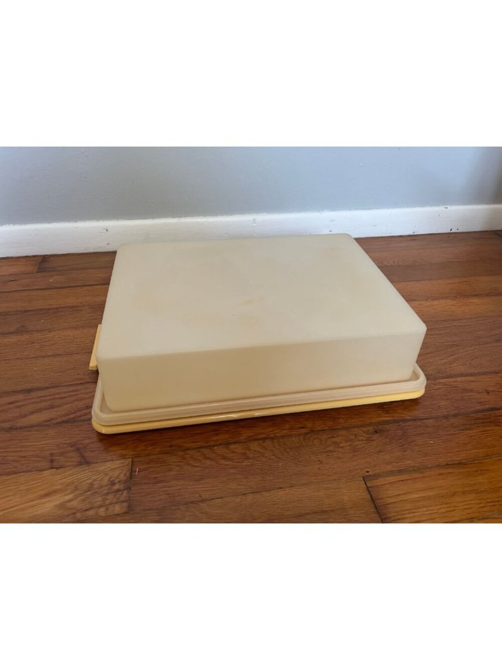 Tupperware rectangular cake carrier | Vintage